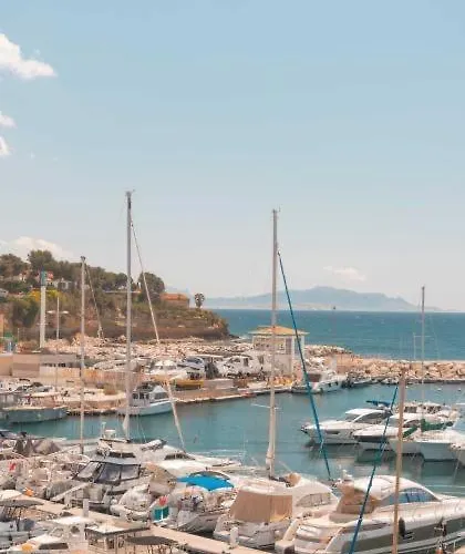 200M De La Plage ,3Mn Du Port A 50M Du Centre Ville