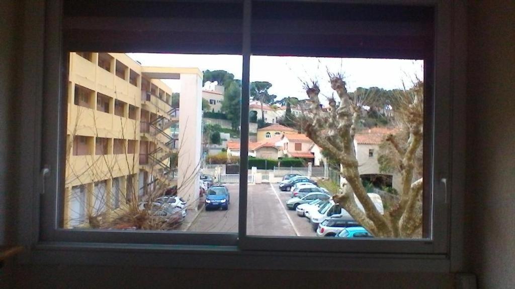 200m De La ,3mn Du Port A 50m Du Centre Apartment Carry-le-Rouet